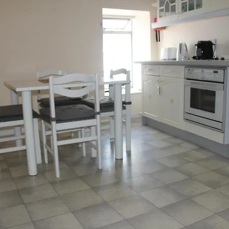 Spacious Townhouse Apartment